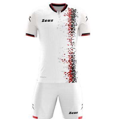ENSEMBLE SHORT ET MAILLOT KRISTAL